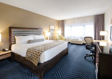 Guest Rooms & Suites